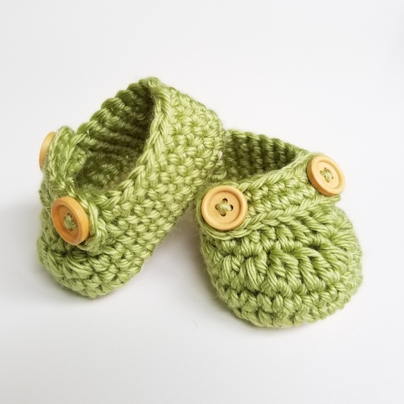 Crochet Baby Booties with Buttons Sage Green - Picture 3 of 3